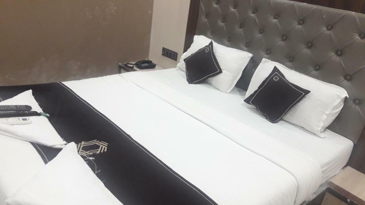 Hôtel Shine Hospitality à Bombay Extérieur photo